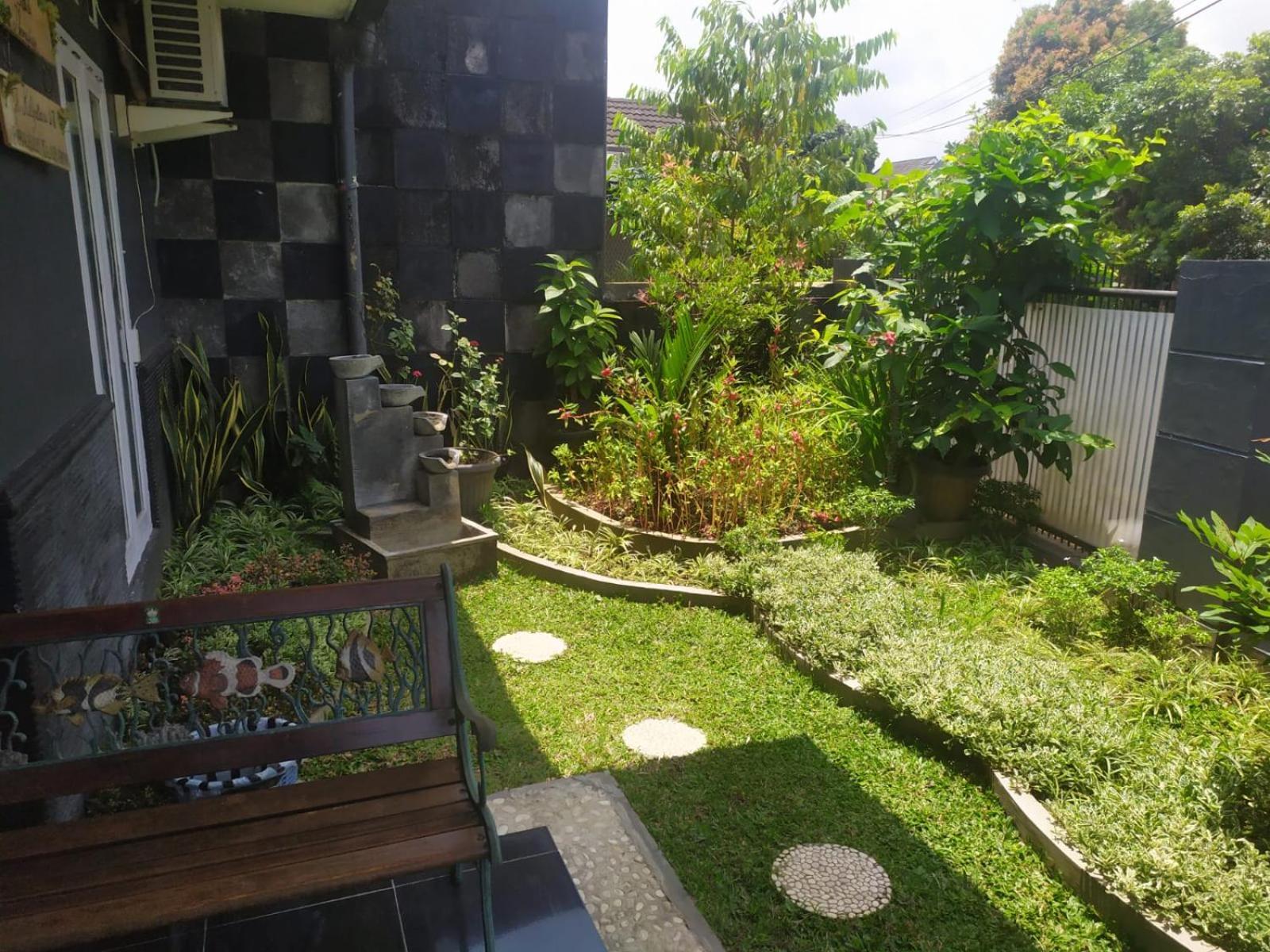 Endah Homestay Syariah Purwokerto Buitenkant foto